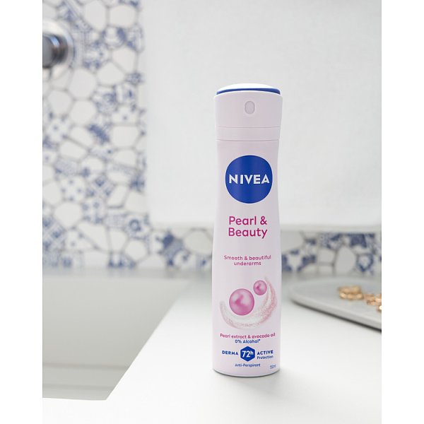 Nivea Pearl &amp; Beauty Antyperspirant w spray&#039;u, 150ml