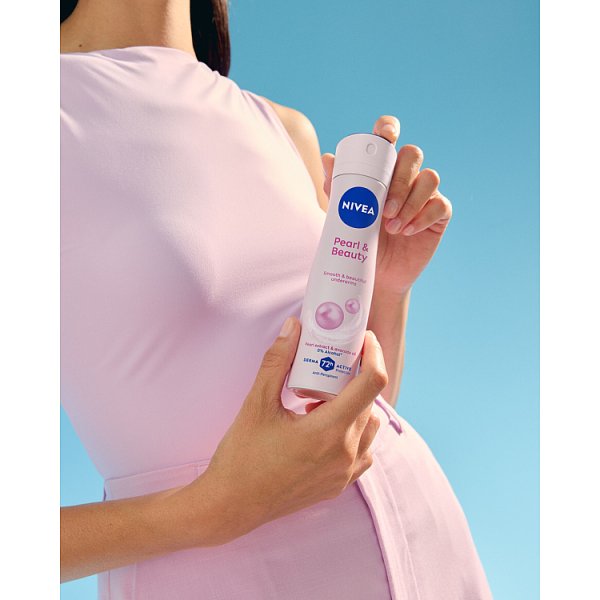 Nivea Pearl &amp; Beauty Antyperspirant w spray&#039;u, 150ml