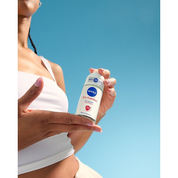 Nivea Dry Comfort Antyperspirant roll-on dla kobiet 50 ml
