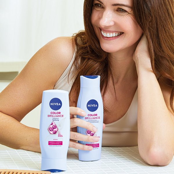 Nivea Color Brilliance Odżywka chroniąca kolor włosów 200ml