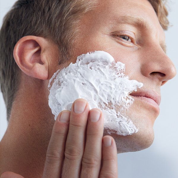 Nivea MEN Sensitive Łagodzący żel do golenia 200 ml