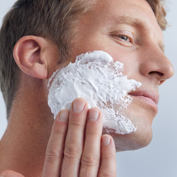 Nivea MEN Sensitive Łagodząca Pianka DO Golenia 200 ml