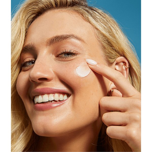 Nivea Care 7w1 Przeciwzmarszczkowy Ultra-Lekki krem do twarzy 100 ml