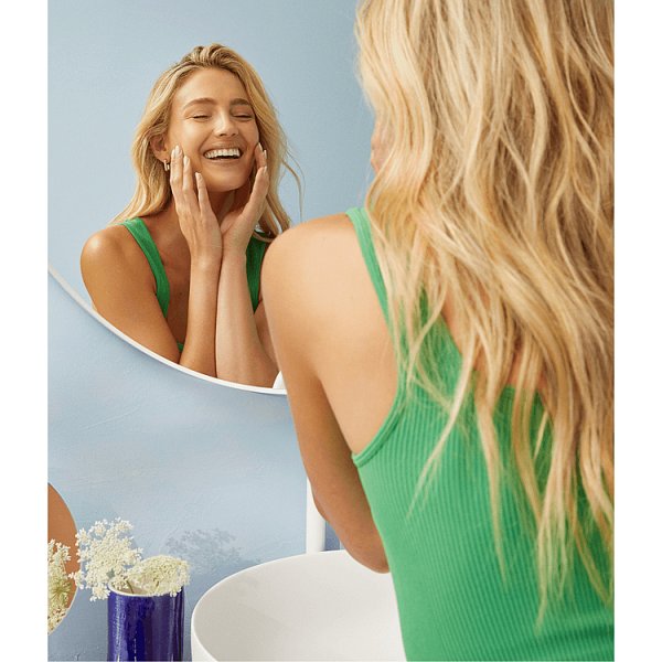 Nivea Care 7w1 Przeciwzmarszczkowy Ultra-Lekki krem do twarzy 100 ml