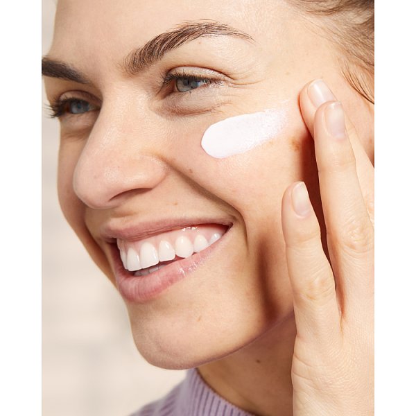 Nivea Care 7w1 Przeciwzmarszczkowy Ultra-Lekki krem do twarzy 100 ml