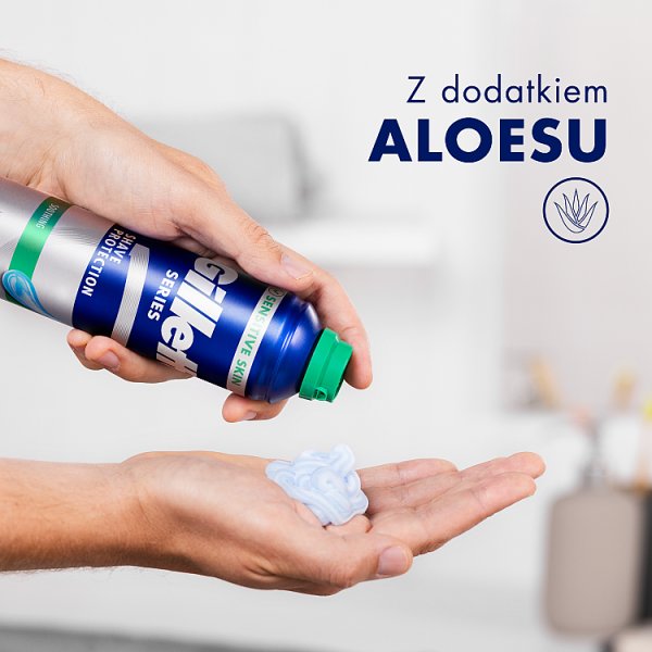 Gillette Series Kojący żel do golenia z aloesem, 240 ml