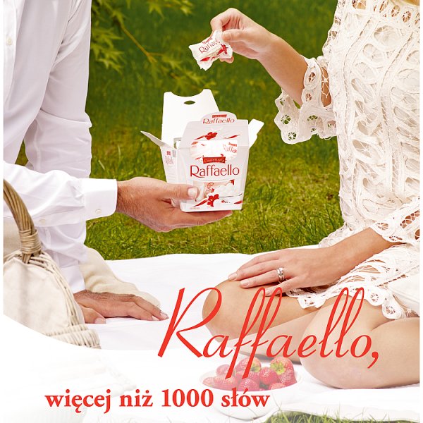 Raffaello Chrupiący wafelek z kokosem i całym migdałem w środku 230 g