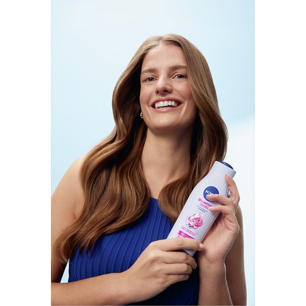 Nivea Diamond Gloss Szampon pielęgnujący do włosów 400ml