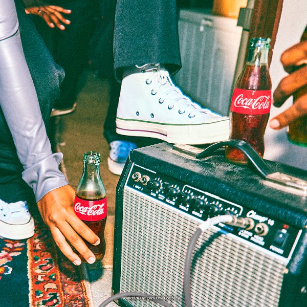 Napój gazowany Coca-Cola + kaucja 1 zł 
