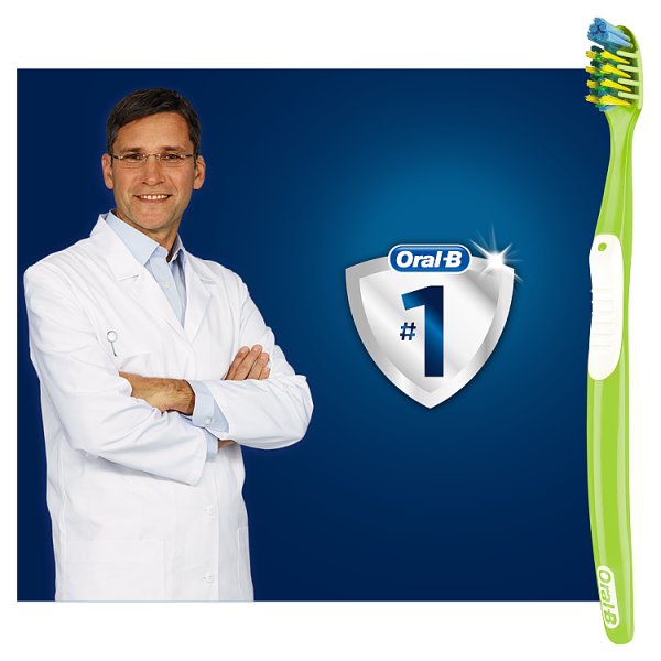 Oral-B Pro-Expert CrossAction Antibacterial Manualna szczoteczka do zębów, średnia