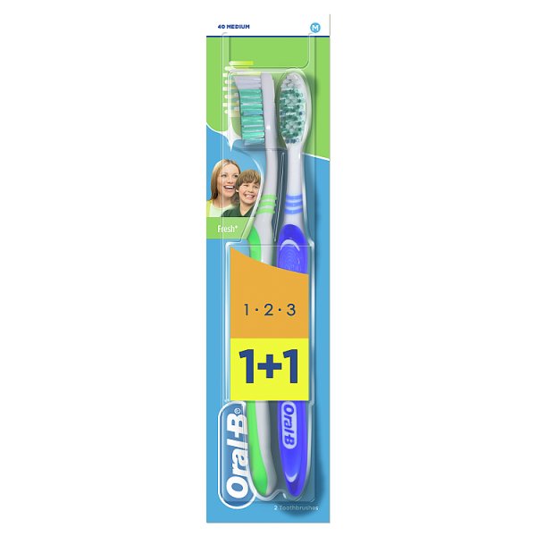 Oral-B 1-2-3 Manualna szczoteczka do zębów, rozmiar 40, średnia, 1+1