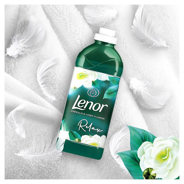 Lenor Płyn do płukania tkanin Emerald &amp; Ivory Flower 25 prań, 750ML