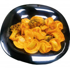 Danie tortelloni w stylu włoskim + koszt opak. 0,31 zł 