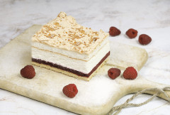 Ciasto obłoczek malinowy kg 