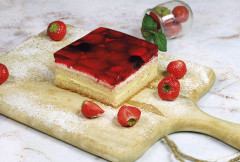 Ciasto truskawkowe kg 