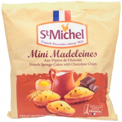 Mini babeczki Madeleines z kawałkami czekolady 