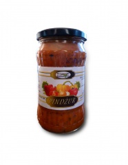 Przysmaki bałkańskie pindżur. 