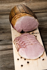 Szynka ziołowa przepiekana Wiorek 