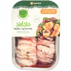 Rolada z mięsa z nogi kurczaka sielskiego ze śiwką oraz boczkiem 