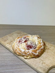 Drożdżówka z truskawką 