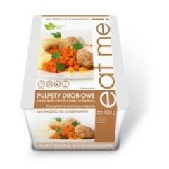 Pulpety drobiowe w sosie śmietanowym z puree i marchewką 