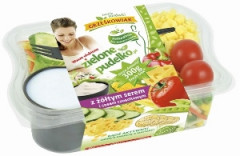 Sałatka Grześkowiak zielone pudełko z serem gouda i sosem czosnkowym 