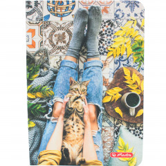 Brulion herlitz klejony w kratkę A5 96 kartek flat lay 