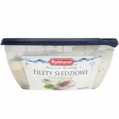 Filet śledziowy w sosie koperkowym królik, drób i warzywa