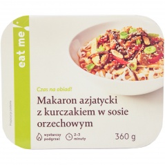 Makaron azjatycki z kurczakiem w sosie orzechowym 