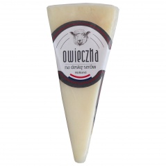 Ser twardy dojrzewający z mleka owczego. 