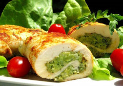 Kieszonki drobiowe produkcja własna z brokułami kg 