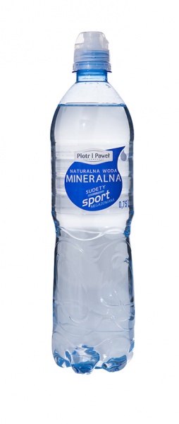 Woda mineralna niegazowana naturalna sport 