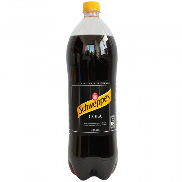 Napój gazowany Schweppes cola 